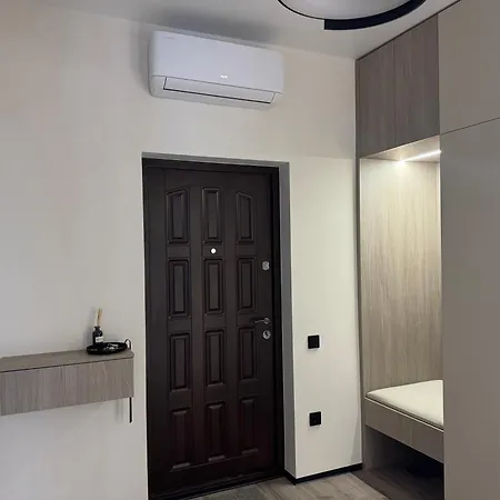 Apartment Urban Calm - With Terrace In Kadorr Odesa