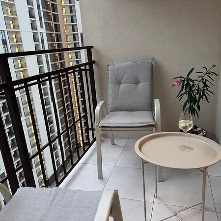 Apartment Urban Calm - With Terrace In Kadorr Odesa