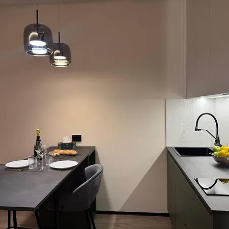 Urban Calm - With Terrace In Kadorr Apartment *